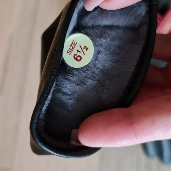 Fancy gloves - Picture 2 of 4